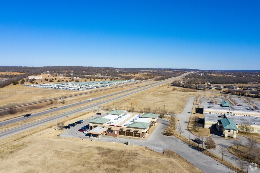 More Photos Of 3075 Medical Pky, Claremore Freestanding For Lease