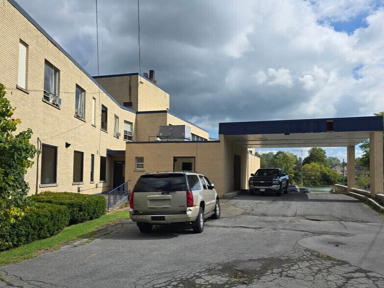 Primary Photo Of 2 Fall St, Seneca Falls Apartments For Sale