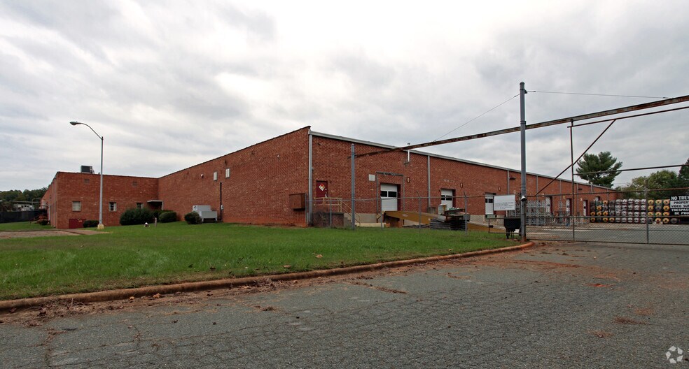 More Photos Of 1000 E Butler Ave, Liberty Manufacturing For Sale