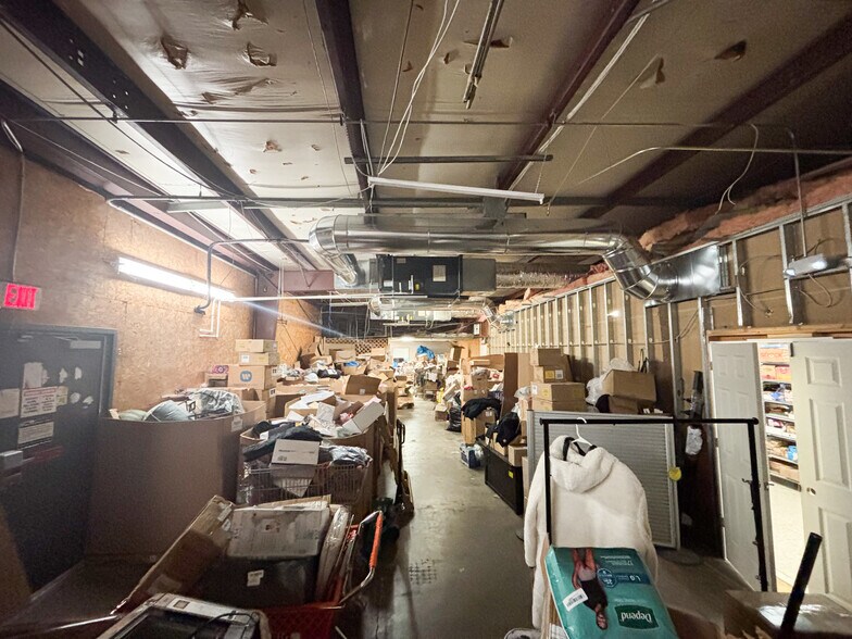 More Photos Of 304 E Jackson St, Willard Unknown For Lease