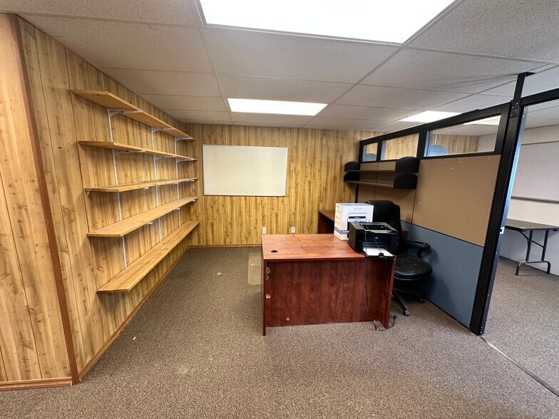More Photos Of 2450 S 32nd St, Billings Warehouse For Sale