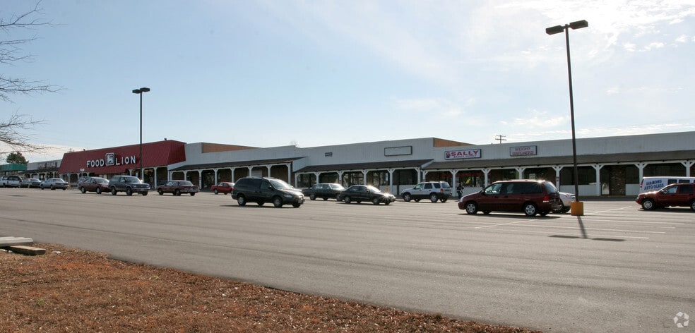 More Photos Of 661-719 Piney Forest Rd, Danville Supermarket For Sale