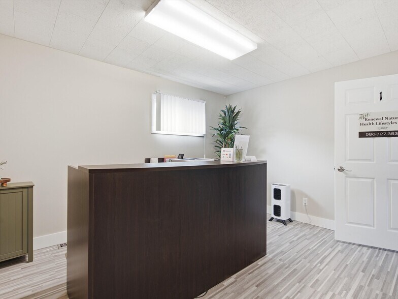 More Photos Of 35000-35008 Division Rd, Richmond Medical For Sale