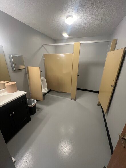 More Photos Of 300 Ohio St, Terre Haute Medical For Lease