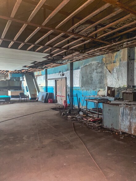 More Photos Of 25 NW 150th St, Miami Lodge Meeting Hall For Sale