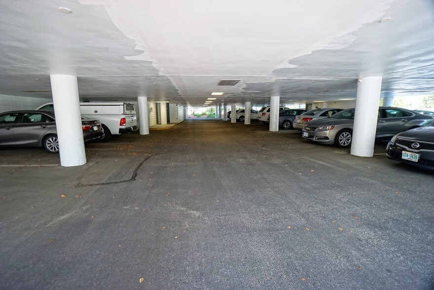 More Photos Of 6 Trafalgar Sq, Nashua Office For Lease