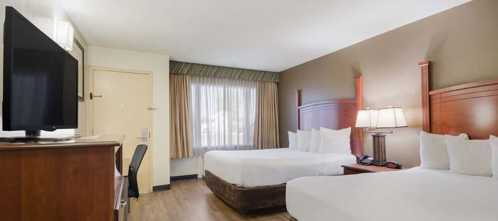 More Photos Of 1125 E Gore Blvd, Lawton Hotel For Sale