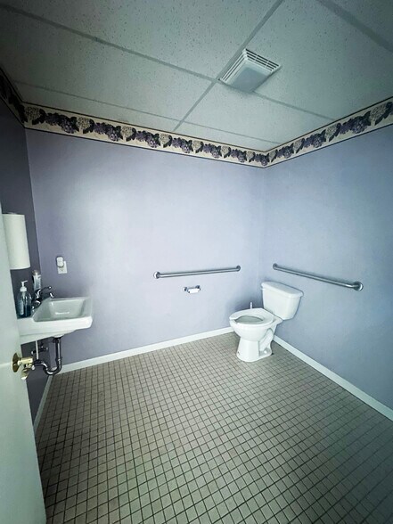 More Photos Of 109-111 S Main St, Ovid Storefront Retail Residential For Lease