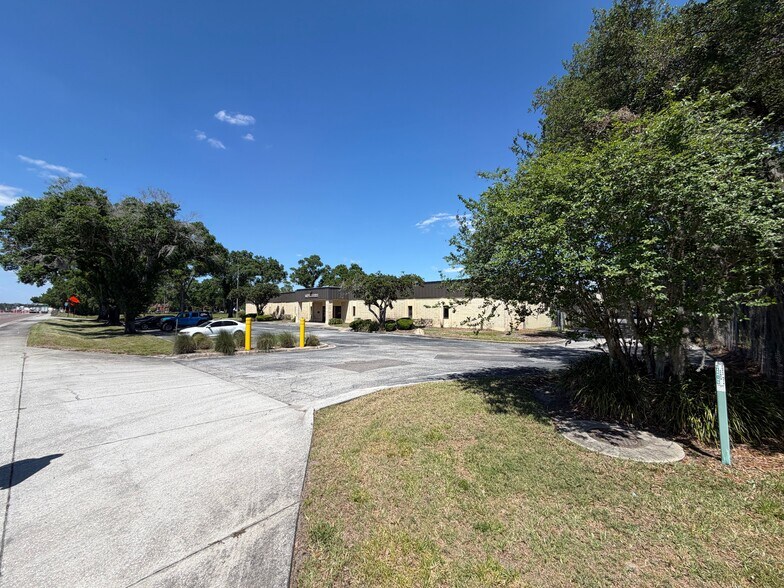 More Photos Of 1022 County Line Rd, Lakeland Industrial For Sale