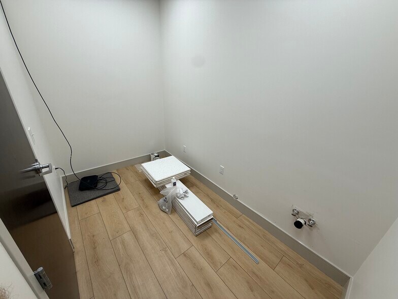 More Photos Of 321 W 1300 S, Heber City Office For Lease