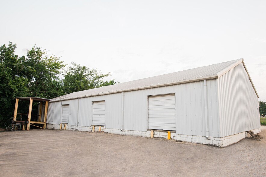 More Photos Of 241 S Park St, Tupelo Unknown For Lease