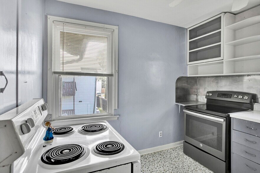 More Photos Of 315 15th Ave N, Jacksonville Beach Apartments For Sale