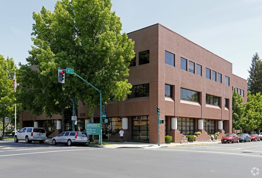 More Photos Of 1315 Alhambra Blvd, Sacramento Medical For Lease