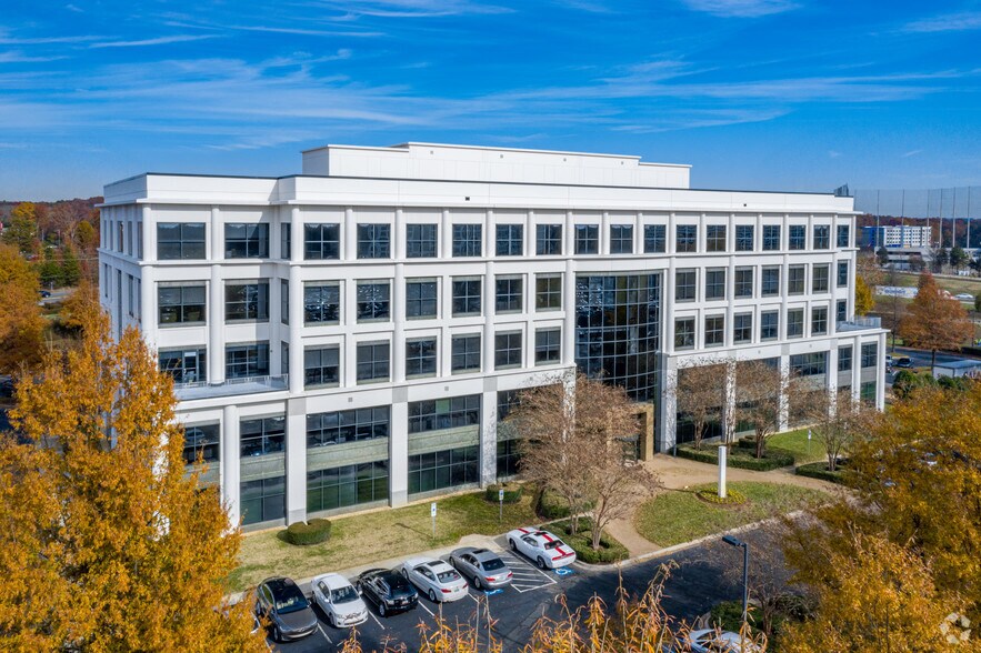 More Photos Of 3800 Arco Corporate Dr, Charlotte Office For Lease