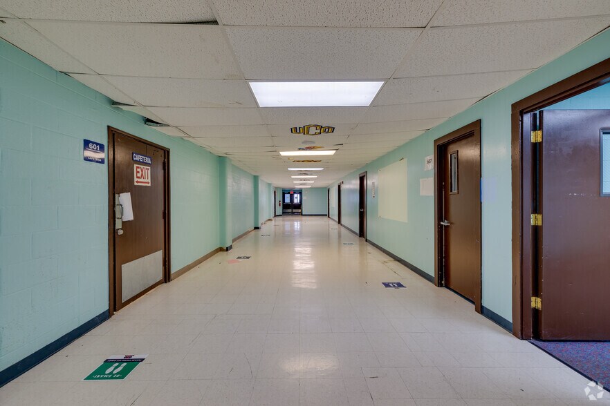 More Photos Of 280 S Memorial Dr, Tulsa Schools For Sale