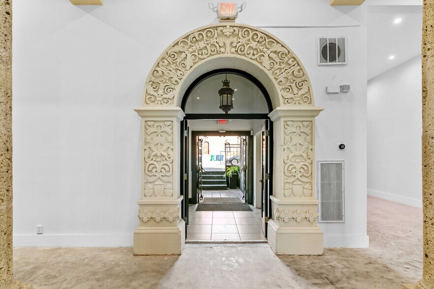 More Photos Of 210 S Kenwood St, Glendale Loft Creative Space For Lease