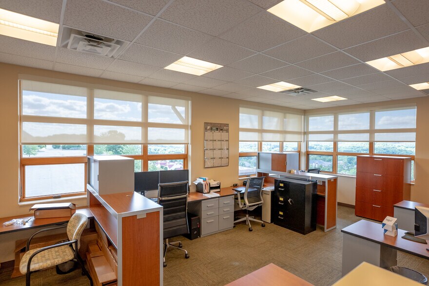 More Photos Of 150 Scharberry Ln, Mars Office For Sale