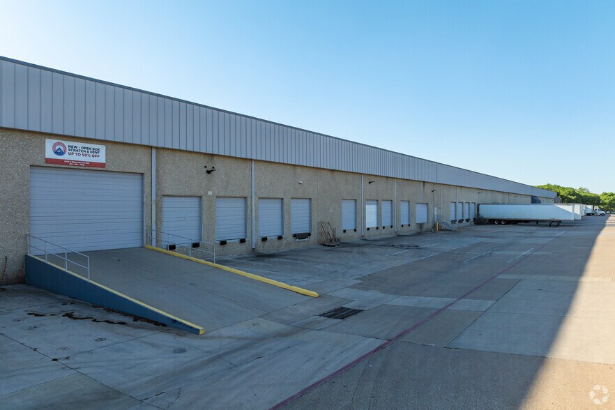 More Photos Of 2525 S Shiloh Rd, Garland Warehouse For Lease