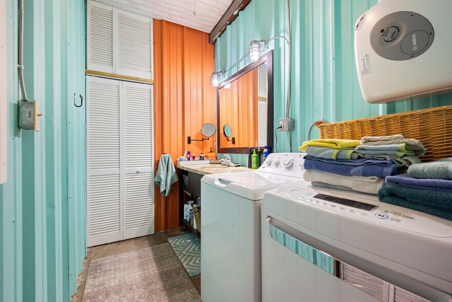 More Photos Of 206 Highway 35 S, Rockport Manufacturing For Sale