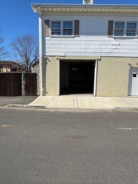 More Photos Of 606 Ocean Rd, Point Pleasant Light Distribution For Lease