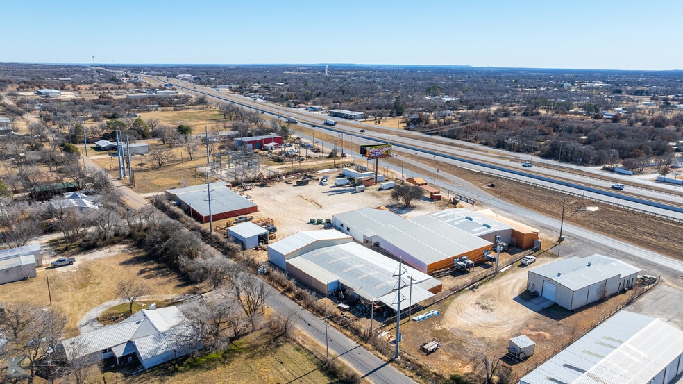 More Photos Of 302 N Access Rd, Clyde Showroom For Sale