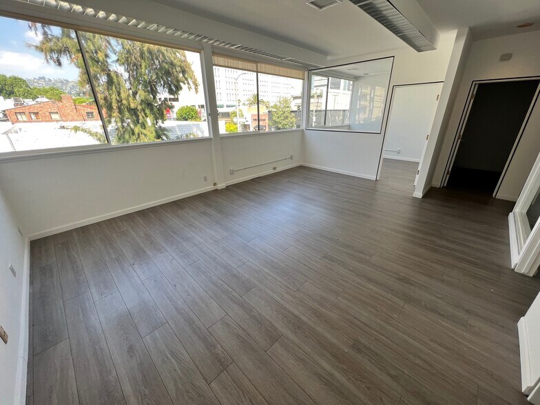 More Photos Of 101-109 S Robertson Blvd, Los Angeles Loft Creative Space For Lease