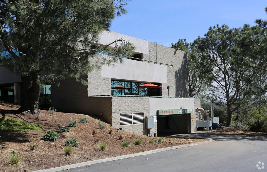 More Photos Of 11085 N Torrey Pines Rd, La Jolla Unknown For Lease