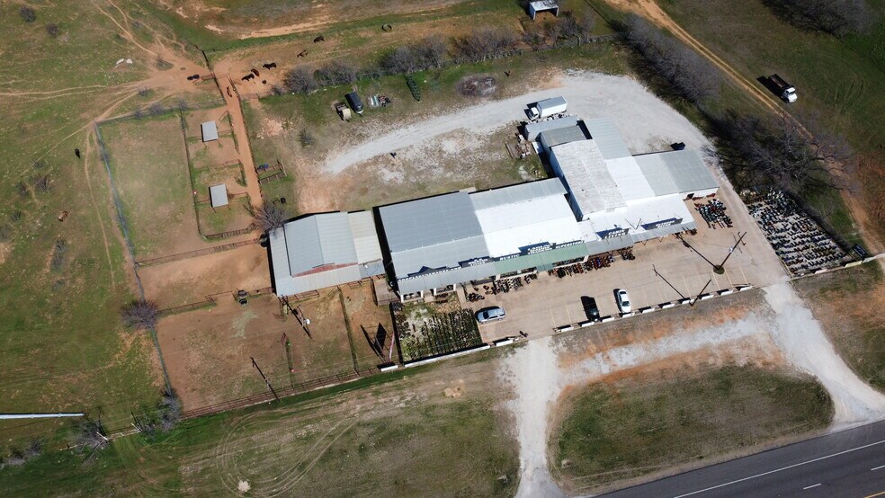 More Photos Of 3916 US Highway 287 N, Henrietta Storefront For Lease