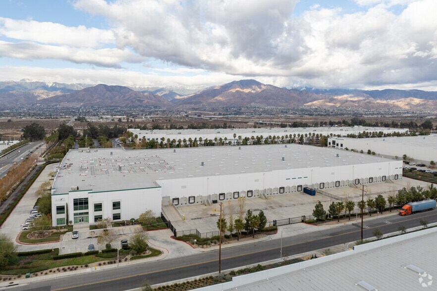 More Photos Of 9375 Alabama St, Redlands Distribution For Lease