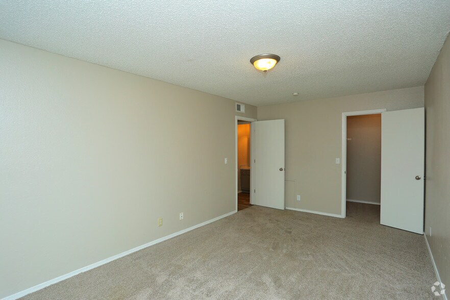 More Photos Of 6326 S 107th East Ave, Tulsa Apartments For Sale