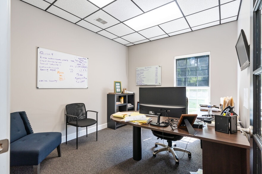 More Photos Of 3240 Office Pointe Pl, Louisville Office For Sale