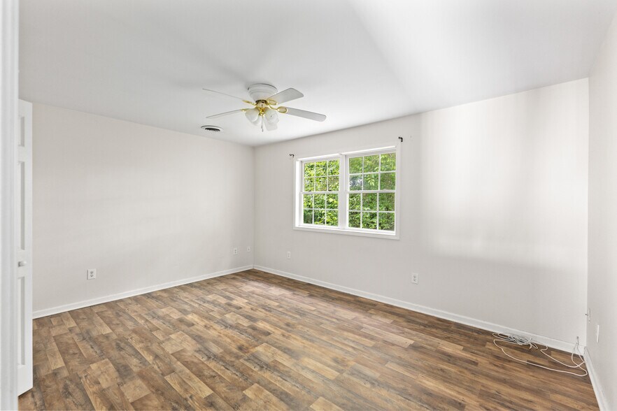 More Photos Of 265 Hallock Pl, Abingdon Multifamily For Sale