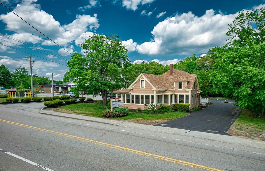 More Photos Of 127 Washington St, Norwell Medical For Sale