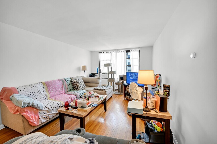 More Photos Of 2901 Matthews, Bronx Apartments For Sale