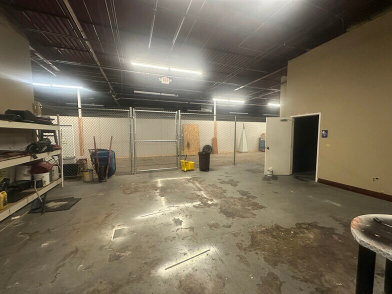 More Photos Of 726-740 28th St SE, Grand Rapids General Retail For Sale