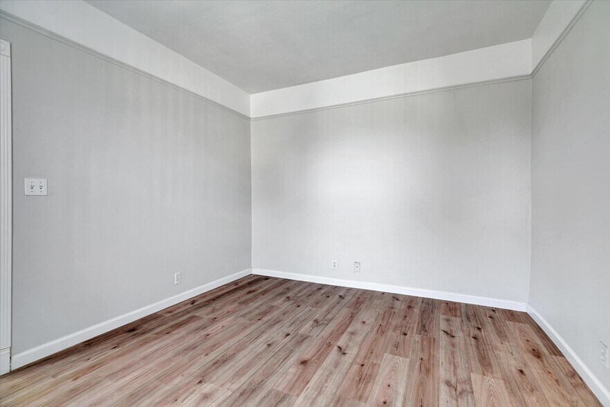 More Photos Of 270 E Saint John St, San Jose Apartments For Sale