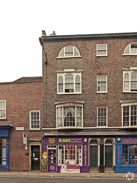 More Photos Of 3 Gillygate, York Storefront Retail Residential For Lease