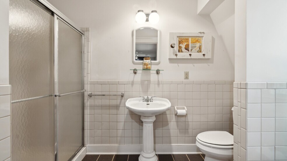 More Photos Of 5309 S Seminole Trl, Madison Storefront For Sale