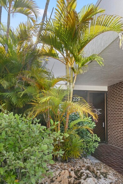 More Photos Of 227-233 Nokomis Ave, Venice Office For Sale