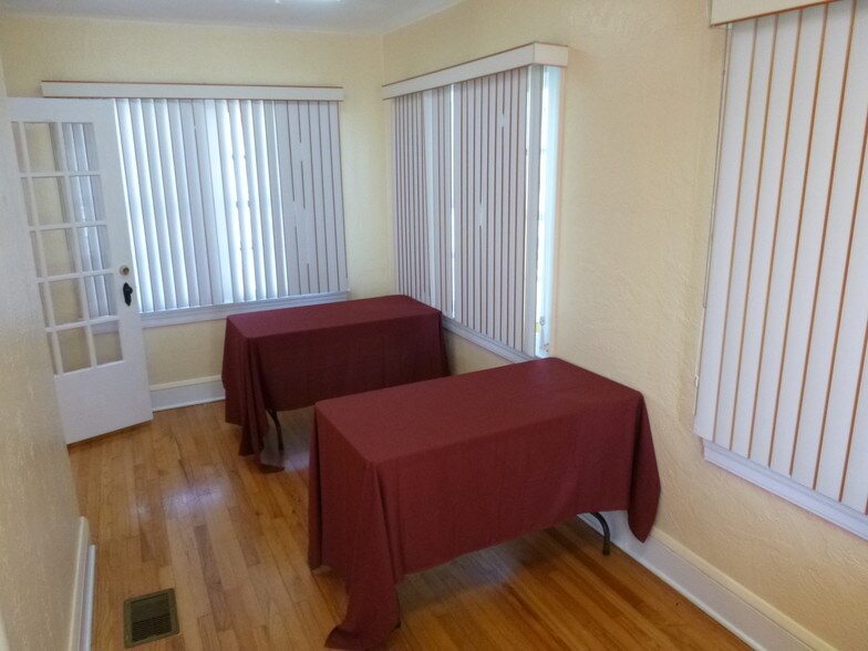 More Photos Of 429 N Ridgewood Ave, Daytona Beach Office For Sale