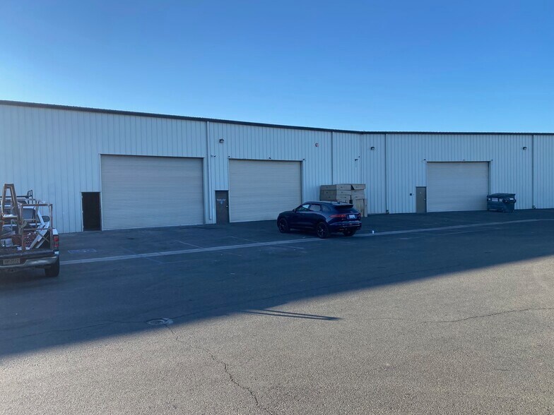 Primary Photo Of 2496 S Santa Fe Ave, Vista Warehouse For Lease