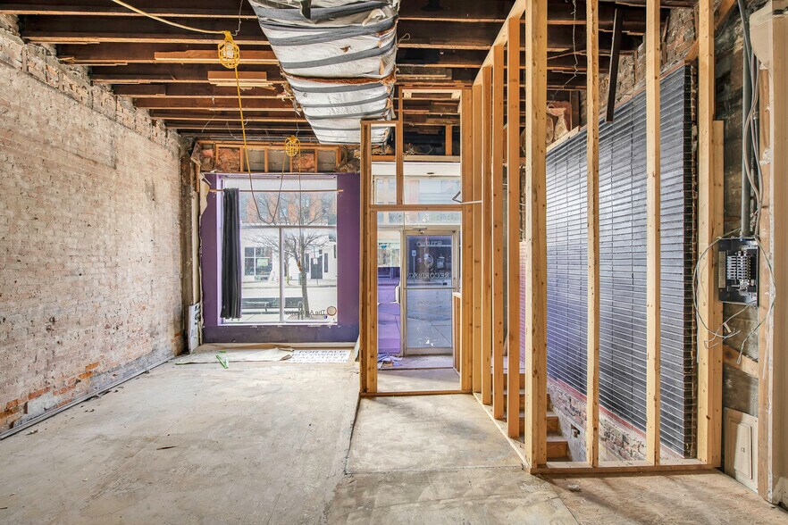 More Photos Of 6 N Saginaw St, Pontiac Storefront Retail Residential For Sale