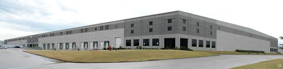 More Photos Of 5265 Hickory Hill Rd, Memphis Warehouse For Lease