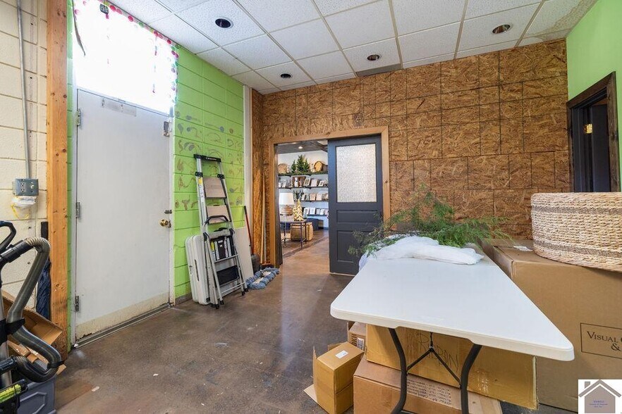 More Photos Of 2200 Broadway, Paducah General Retail For Sale