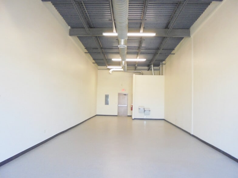 More Photos Of 287 S Darrington Rd, Horizon City Unknown For Lease