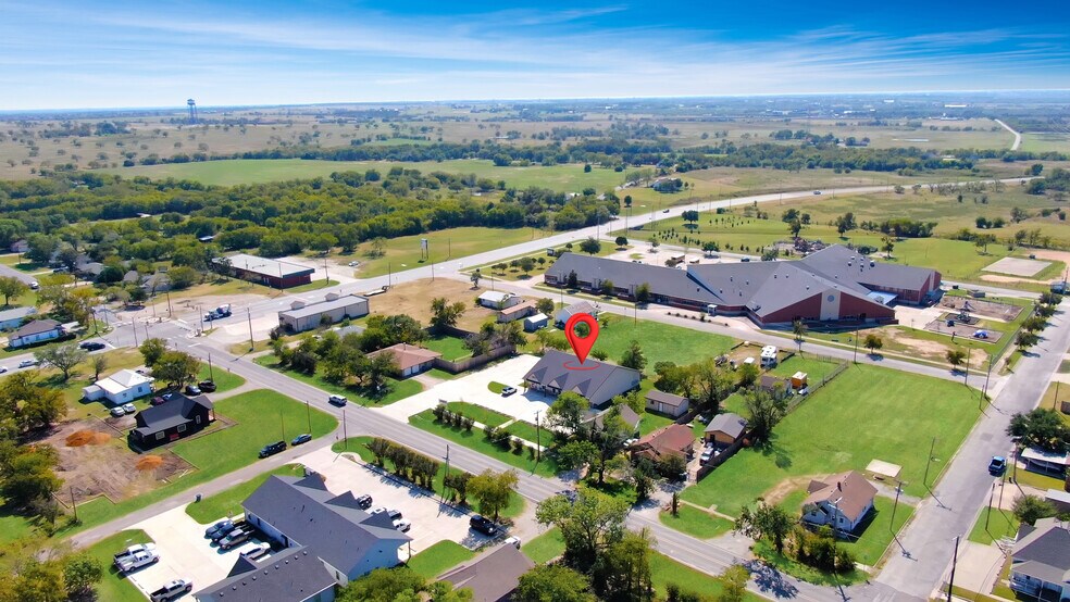 More Photos Of 201 W Main St, Gunter Showroom For Sale