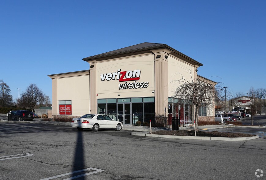 More Photos Of 2518-2572 South Rd, Poughkeepsie Unknown For Lease