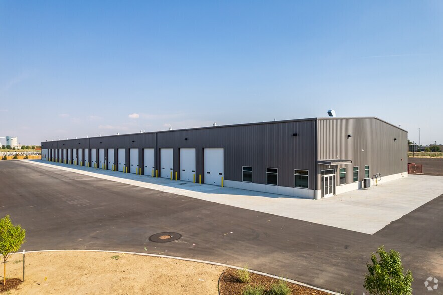 Primary Photo Of 8780 E 93rd Pl, Commerce City Distribution For Lease