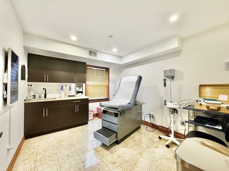 More Photos Of 8716 Avon St, Jamaica Apartments For Lease