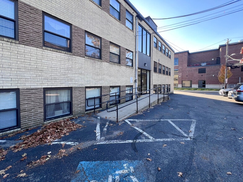 More Photos Of 515 Providence Hwy, Dedham Office For Lease